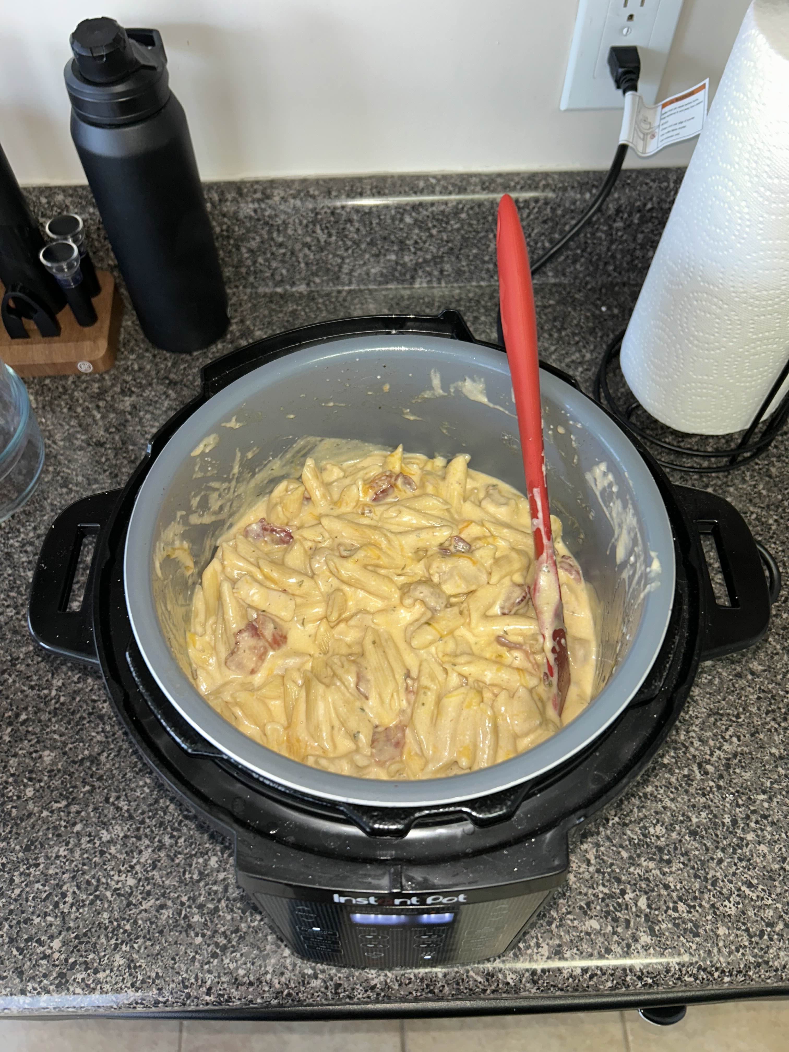 Instant Pot Chicken Bacon Ranch Pasta